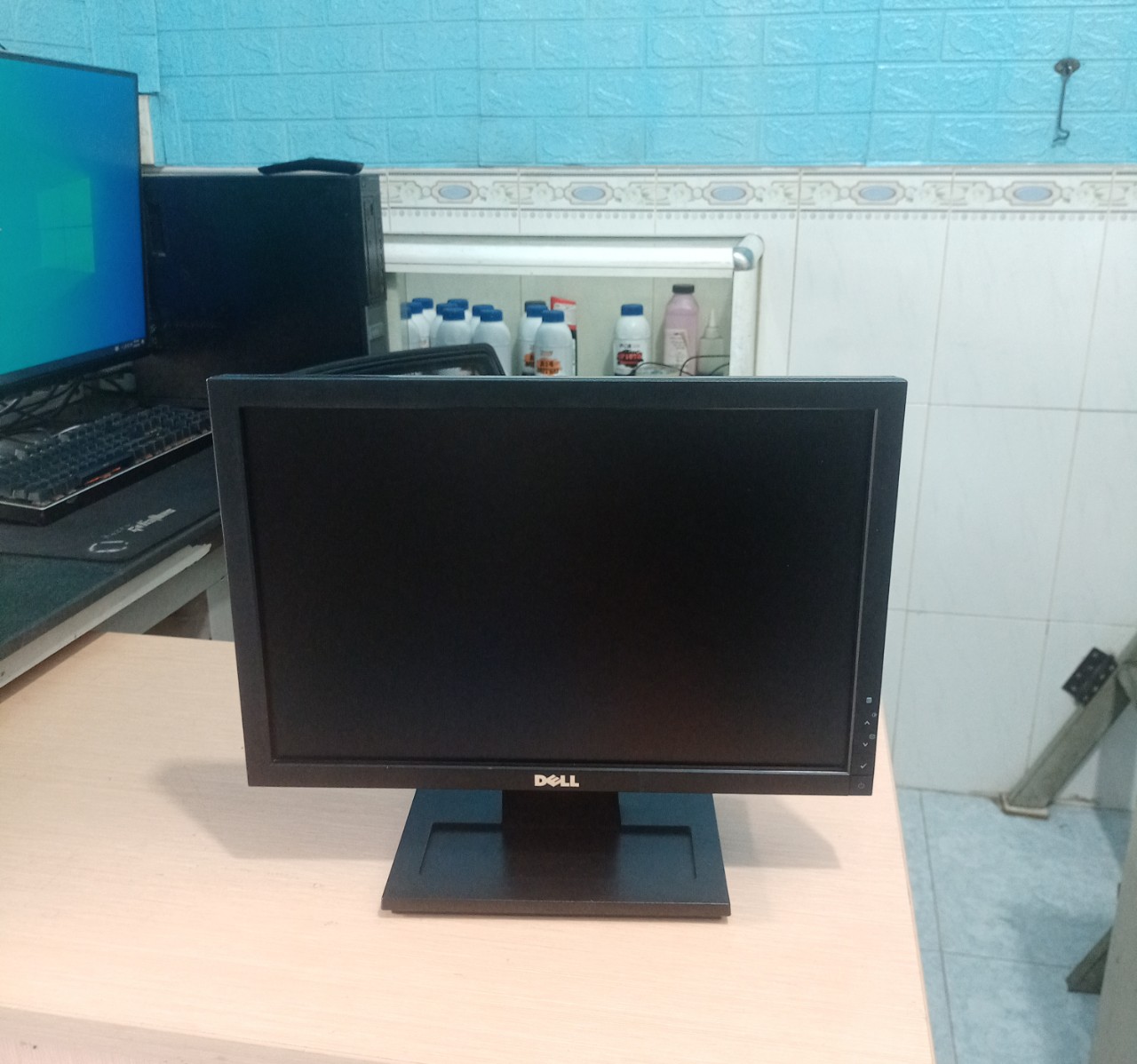 Bán màn hình vi tính Dell 17 icnh đã qua sd còn đẹp